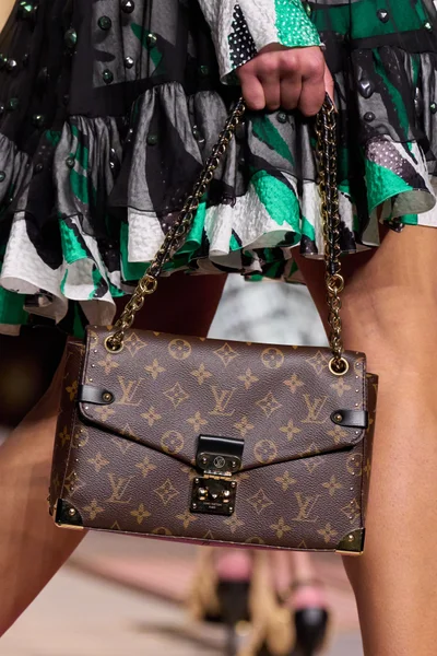 Look 39